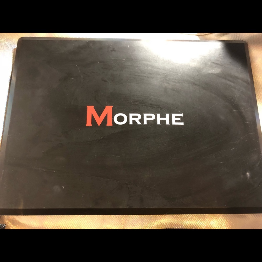 USED MORPHE 35F FALL INTO FROST EYESHADOW PALETTE